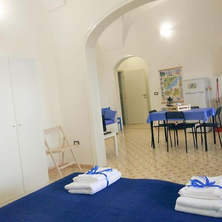 Villa Alda - Bilocali Vista Mare سانتا سيزاريا تيرمي المظهر الخارجي الصورة