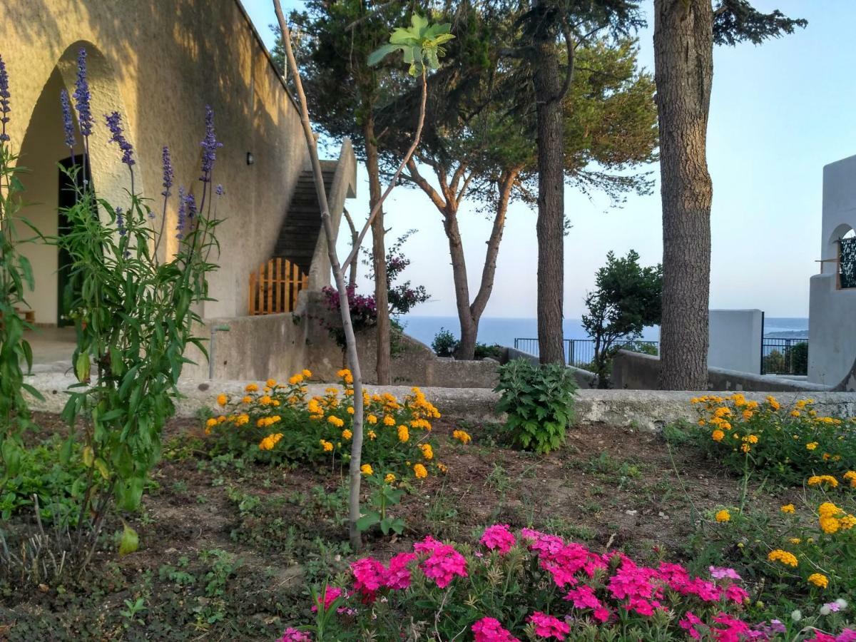 Villa Alda - Bilocali Vista Mare سانتا سيزاريا تيرمي المظهر الخارجي الصورة