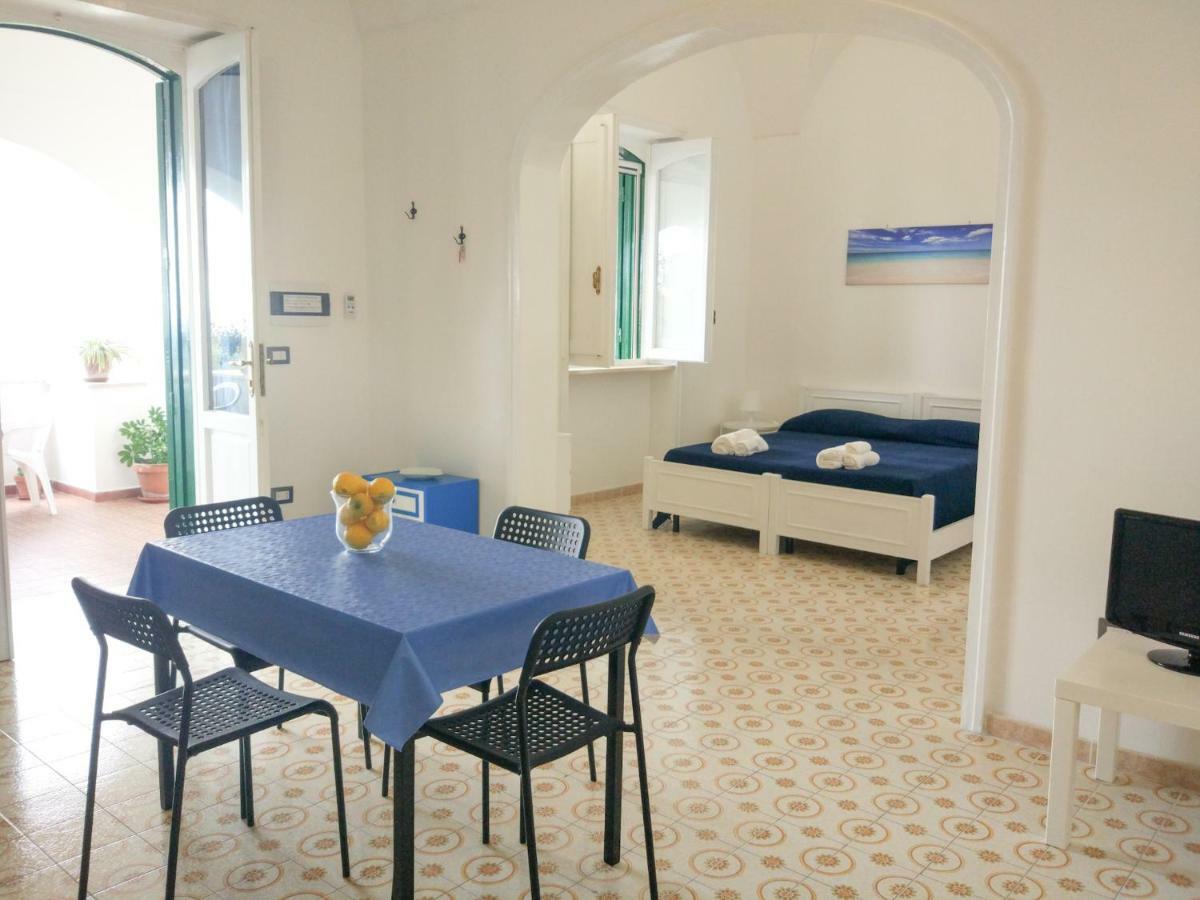 Villa Alda - Bilocali Vista Mare سانتا سيزاريا تيرمي المظهر الخارجي الصورة