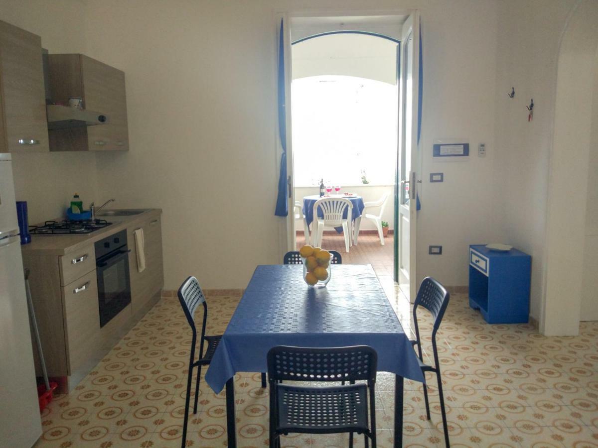 Villa Alda - Bilocali Vista Mare سانتا سيزاريا تيرمي المظهر الخارجي الصورة