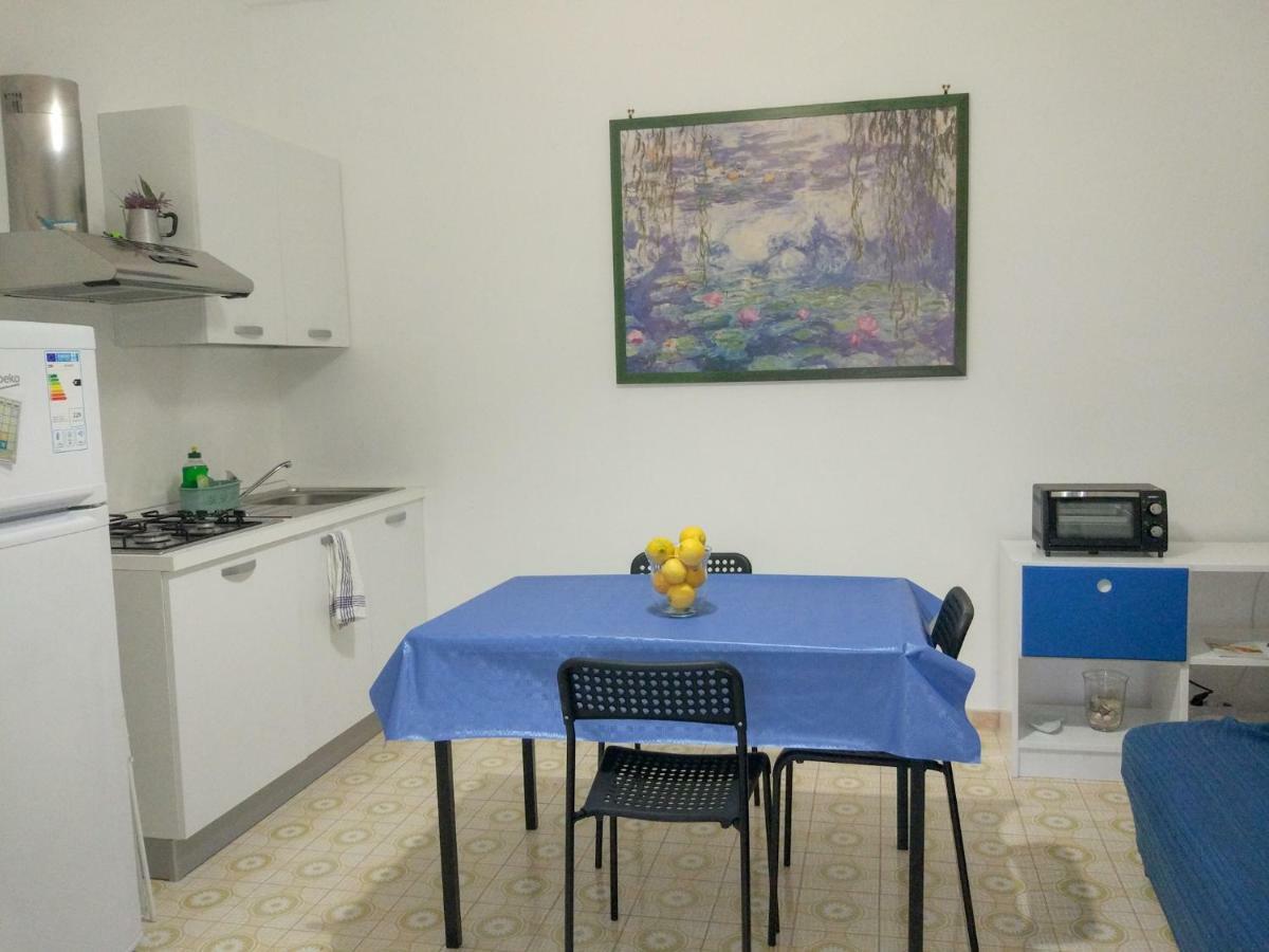 Villa Alda - Bilocali Vista Mare سانتا سيزاريا تيرمي المظهر الخارجي الصورة